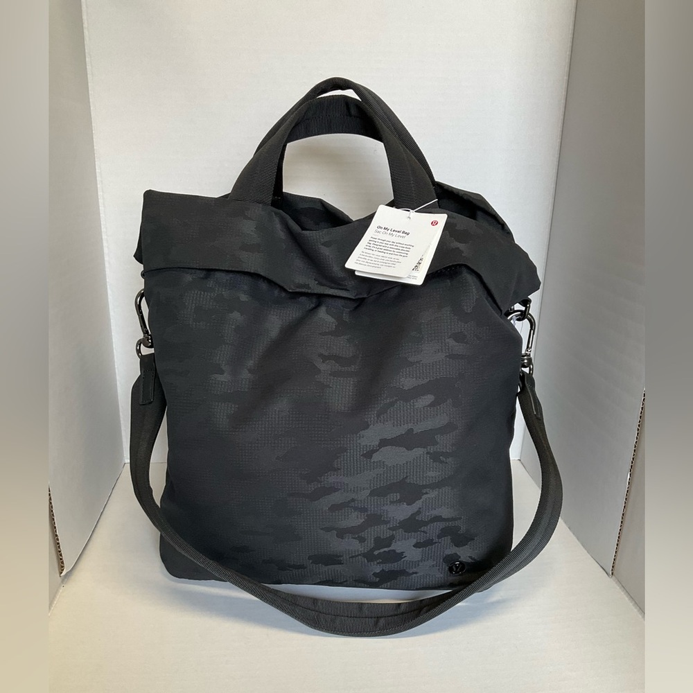 lululemon athletica Black Camo on my level bag 30L